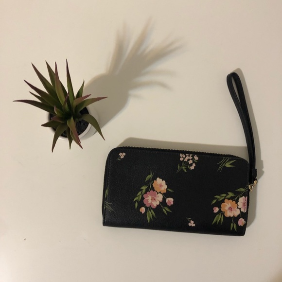 Coach Phone Wallet - Picture 4 of 7